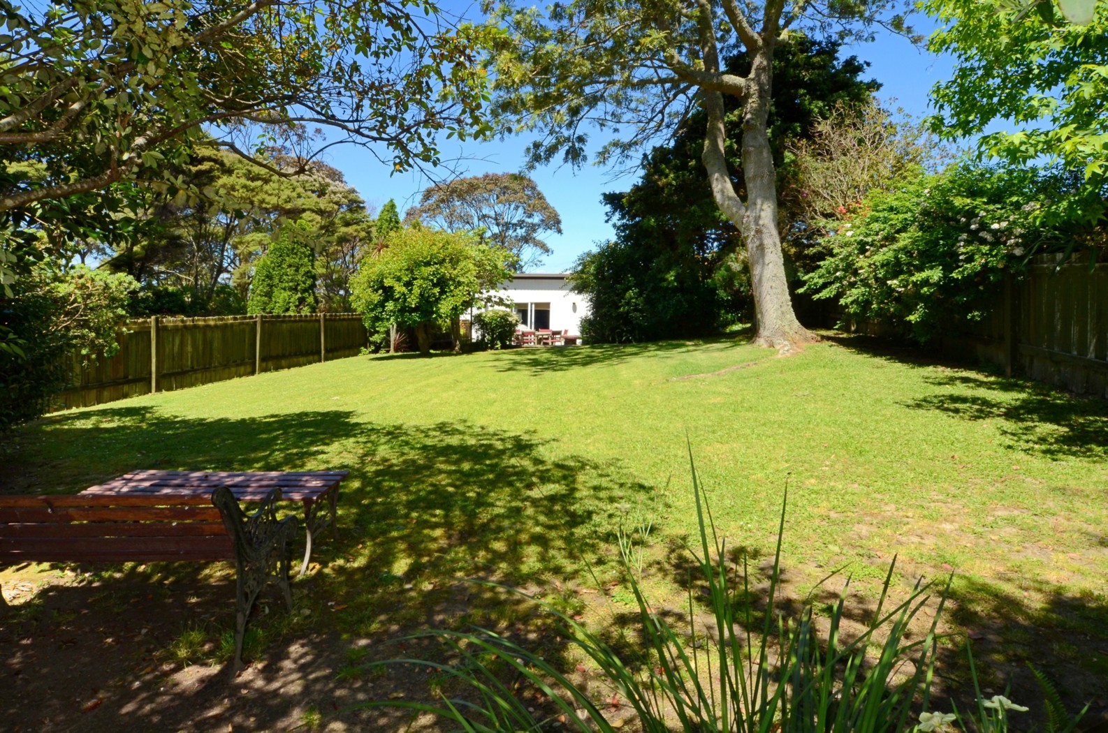 42 Ngarahana Avenue, PAREMOREMO, North Shore City