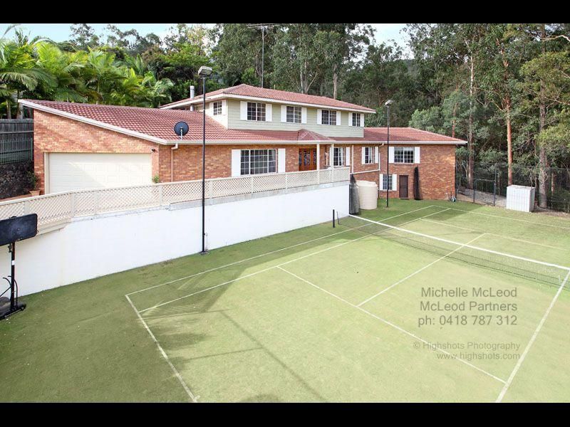 24 Ringway Place, CHAPEL HILL QLD 4069