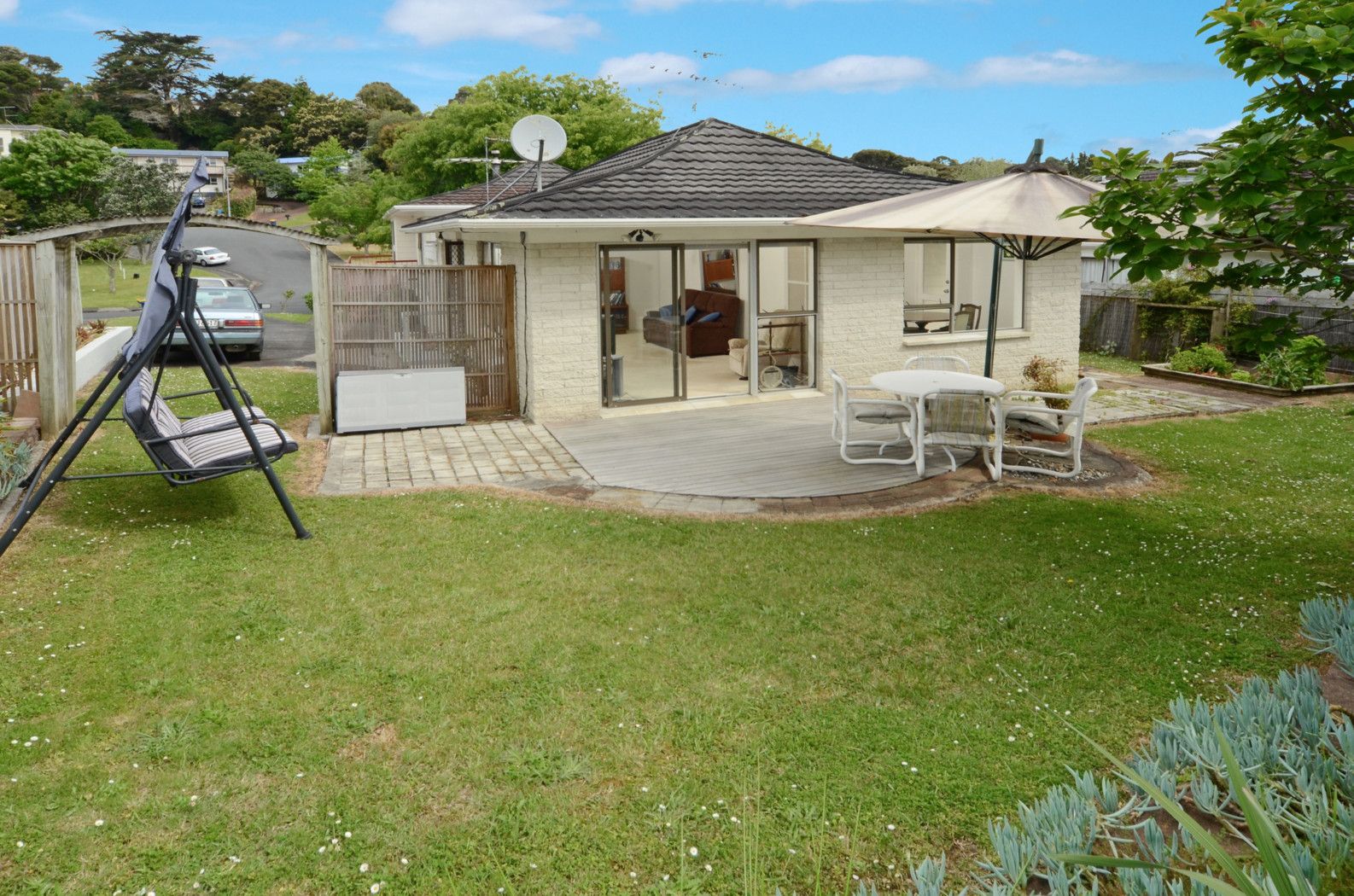 39B Simon Ellice Drive, GLENFIELD, North Shore City