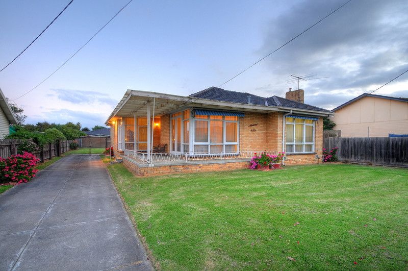 2 Eulinga Avenue, ASPENDALE VIC 3195