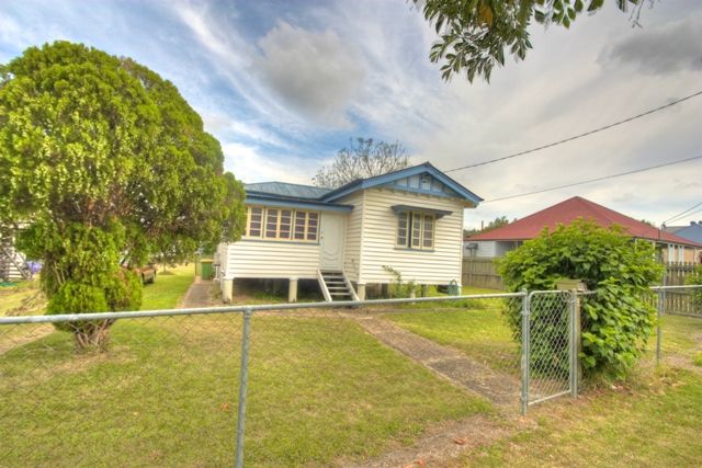 8 Lindsay Street, BUNDAMBA, QLD 4304