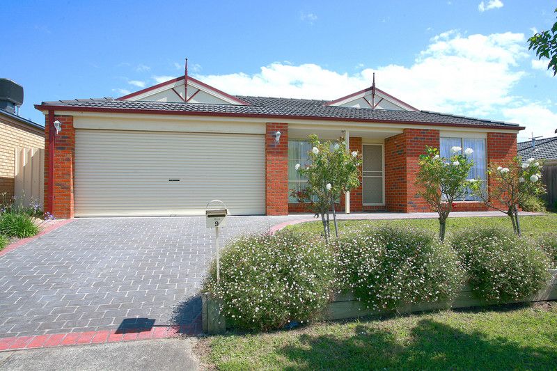 9 Tauna Place, CRANBOURNE, VIC 3977