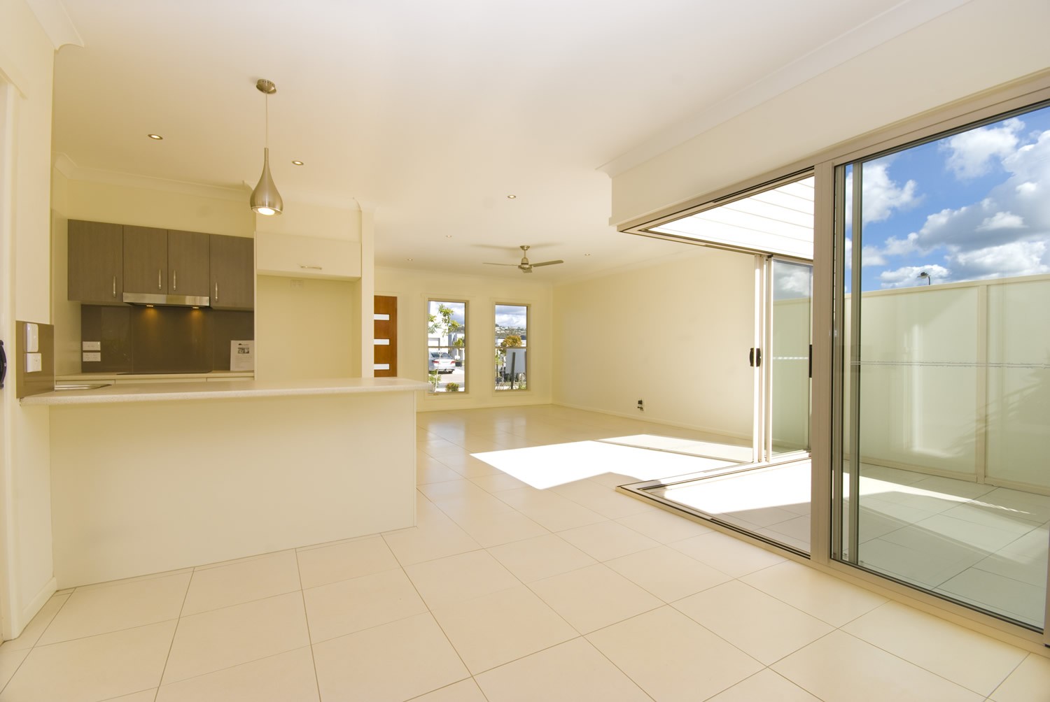 13 Saint Helena Street, MAROOCHYDORE, QLD 4558