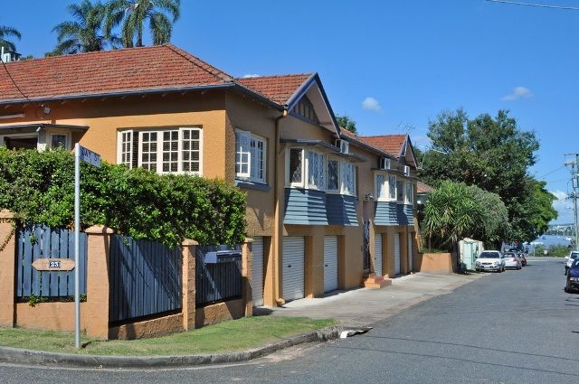 2/23 York Street, HAMILTON, QLD 4007