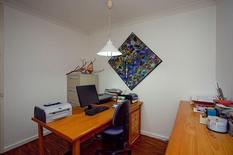 77 Falls Road, LESMURDIE, WA 6076