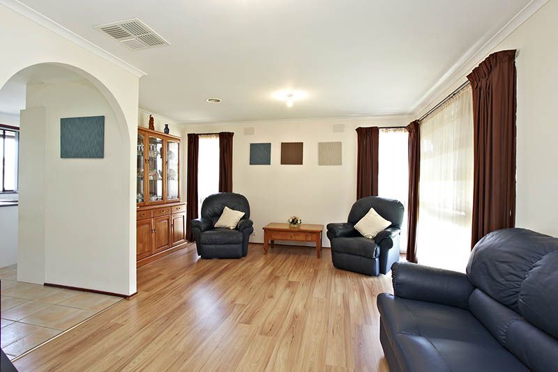 4 Barina Close, KEILOR DOWNS, VIC 3038