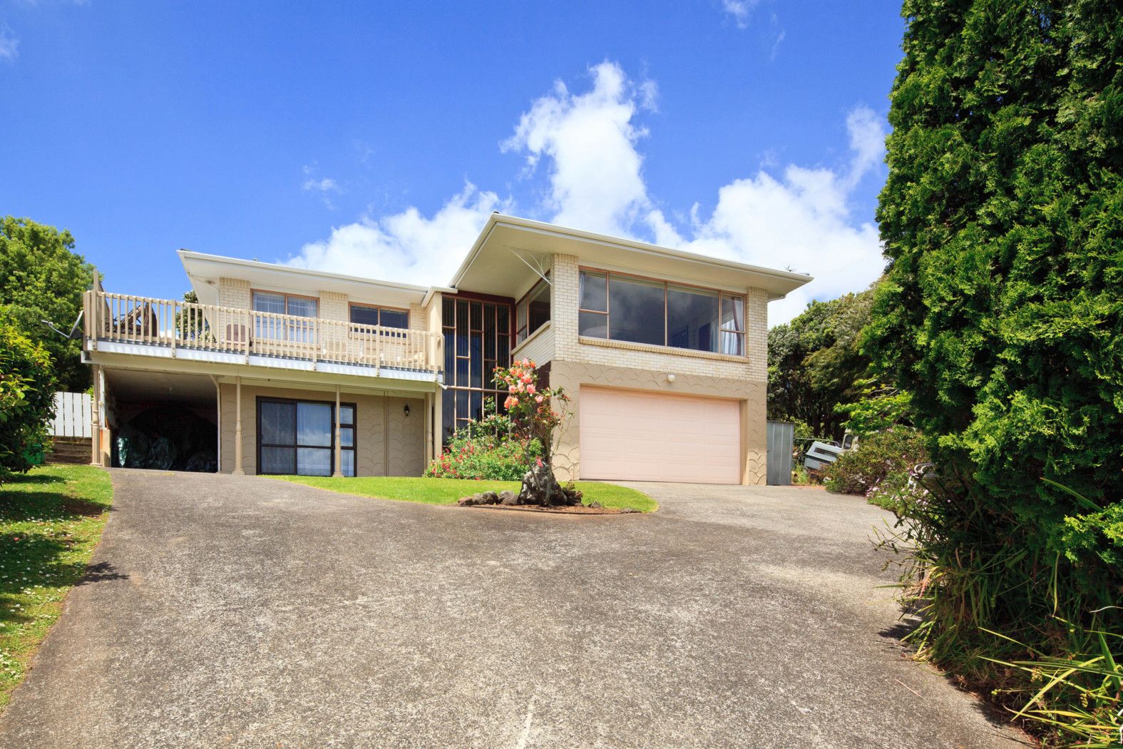 33 Ridgemount Rise, MANGERE BRIDGE, Manukau City