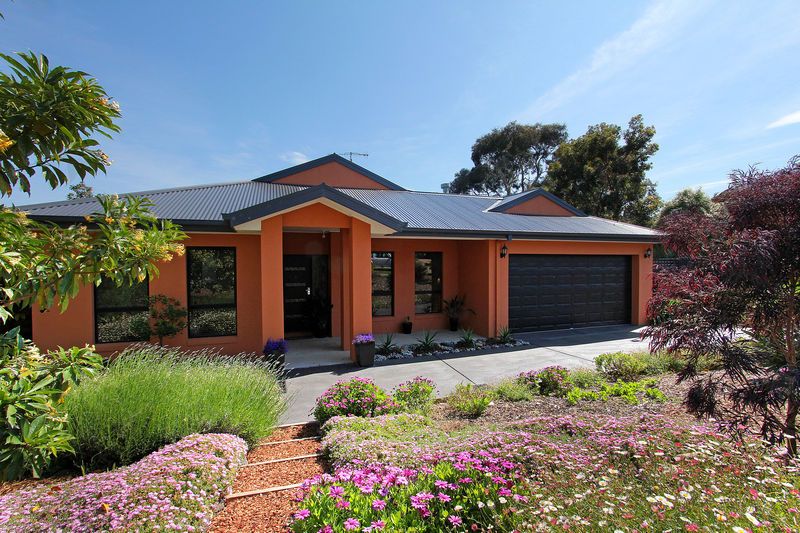 10 Bellbangra Avenue, ROSEBUD, VIC 3939