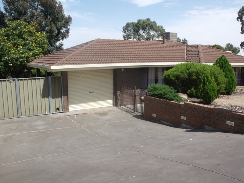 14 Gooronga Drive, CRAIGMORE, SA 5114