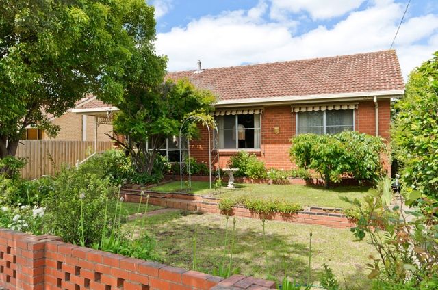 29 Hitchcock Street, BREAKWATER, VIC 3219