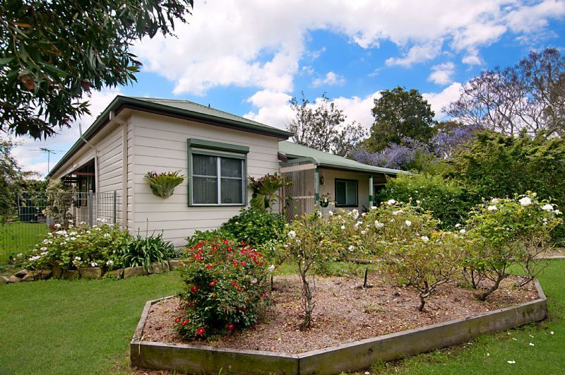 1 Market Street, WALLALONG, NSW 2320