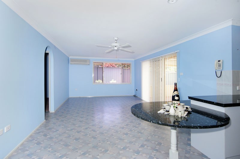 17 Christopher Crescent, LAKE HAVEN, NSW 2263