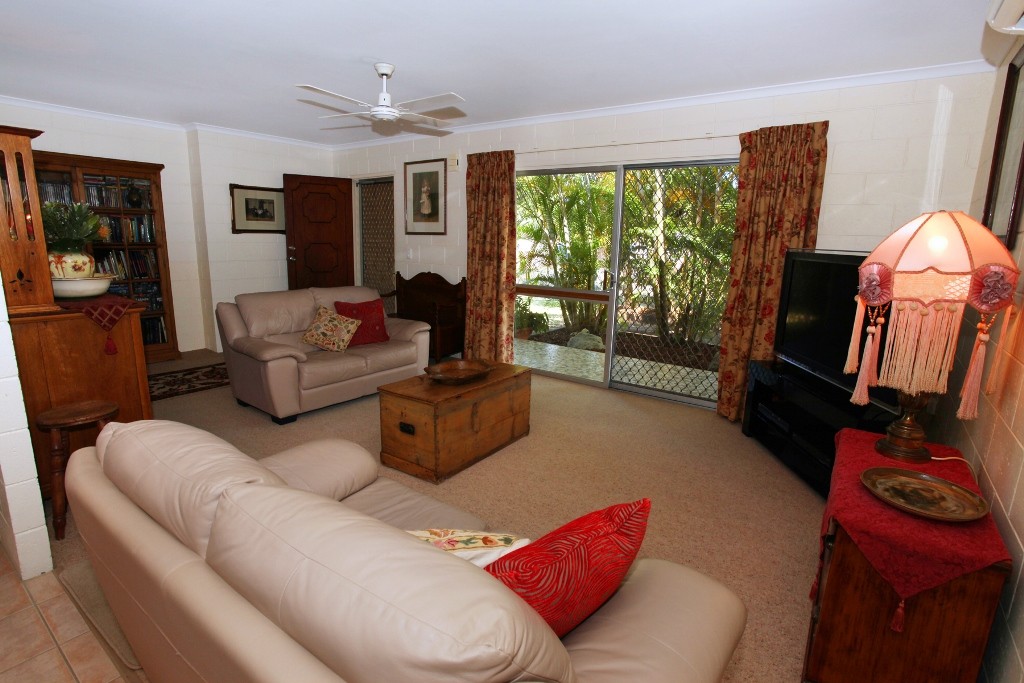 22 Thomas Street, MAROOCHYDORE, QLD 4558