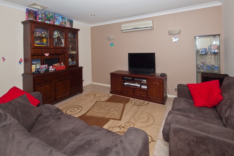 2 Barnes Court, CRAIGIE, WA 6025
