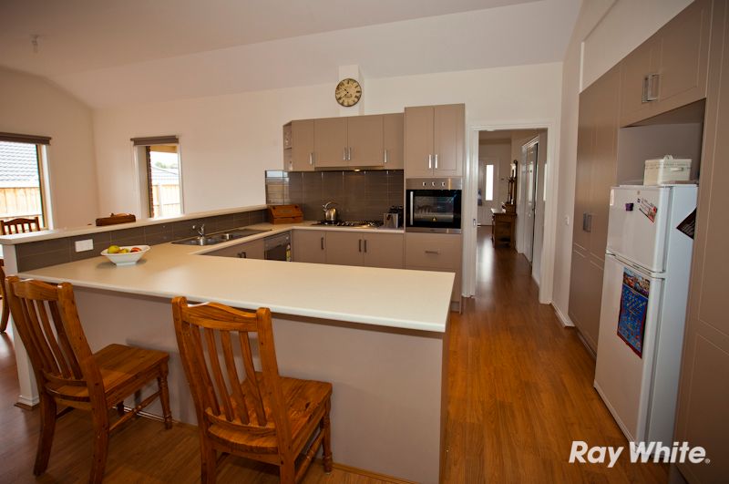 21 Arthur Phillip Drive, PAKENHAM, VIC 3810