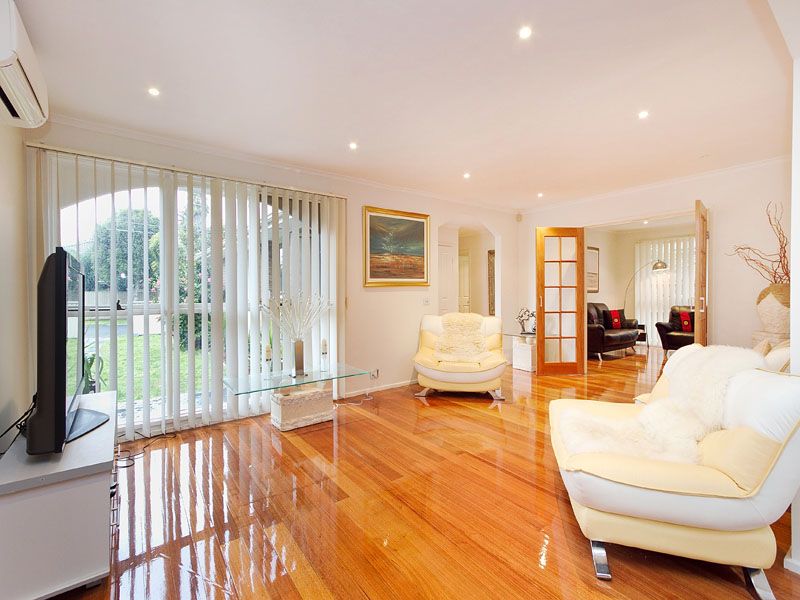 32 Village Drive, DINGLEY VILLAGE, VIC 3172