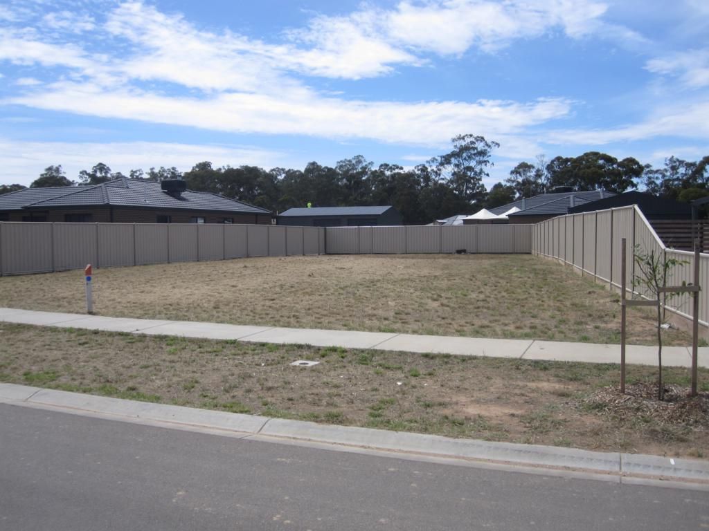 7 Thomas Drive, MARONG, VIC 3515