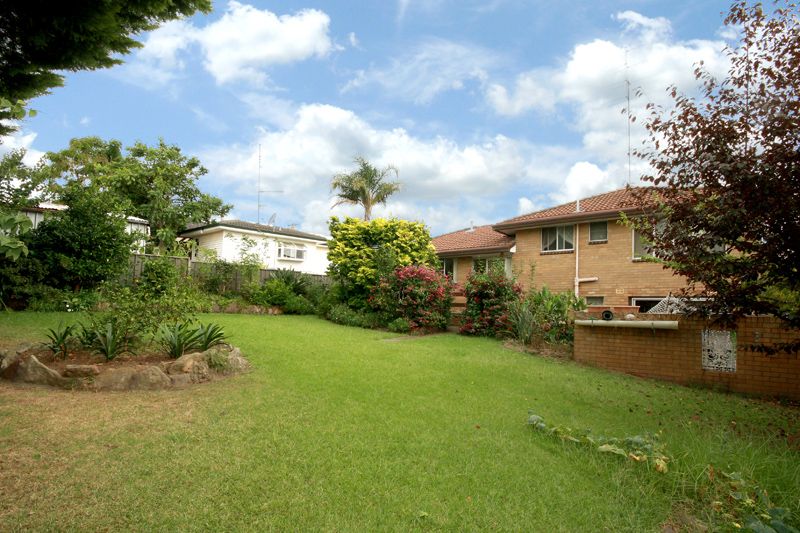 12 Mackenzie Avenue, MOUNT WARRIGAL, NSW 2528