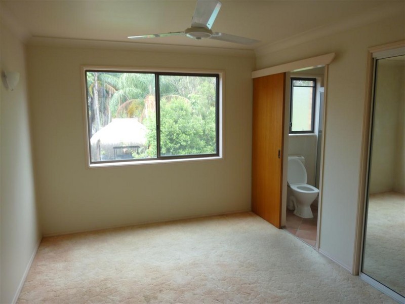 10-12 EXETER, TORQUAY, QLD 4655