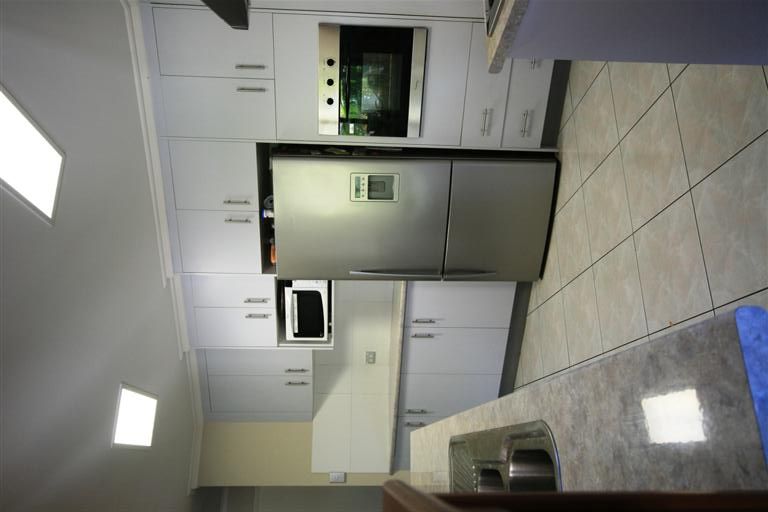 3 Coast Bay Close, POINT VERNON, QLD 4655