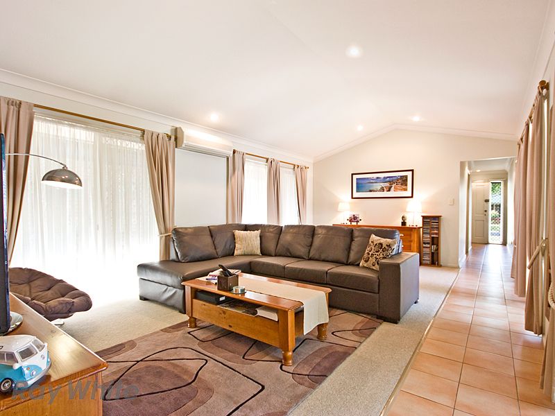 17 Beaufront Place, FOREST LAKE QLD 4078