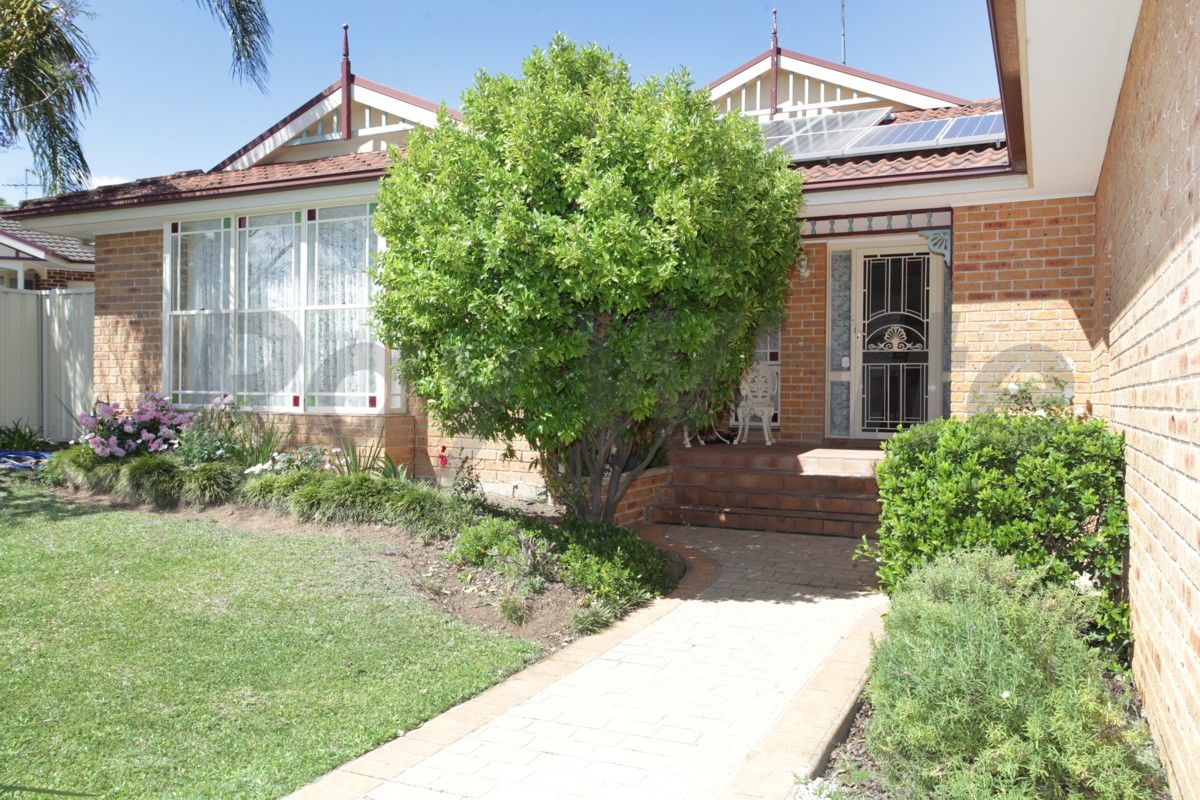 6 Mogo Place, GLENMORE PARK, NSW 2745