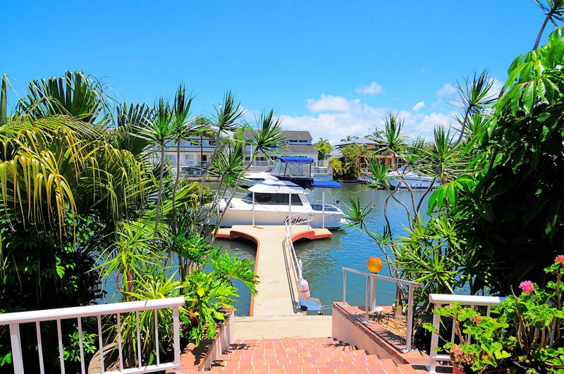 92 Lae Drive, RUNAWAY BAY, QLD 4216