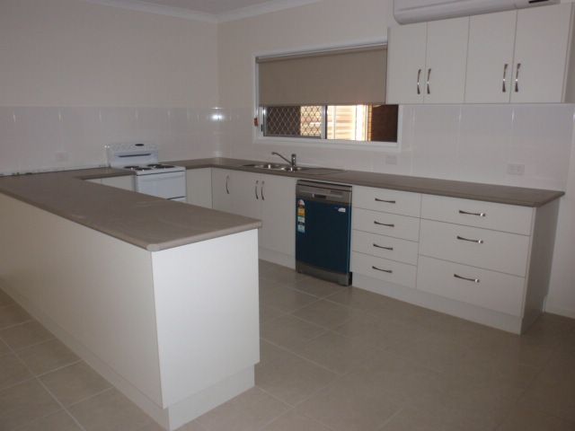 1 The Links, Egerton Street, EMERALD, QLD 4720