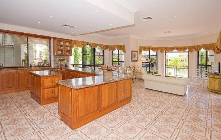 SOVEREIGN ISLANDS, QLD 4216