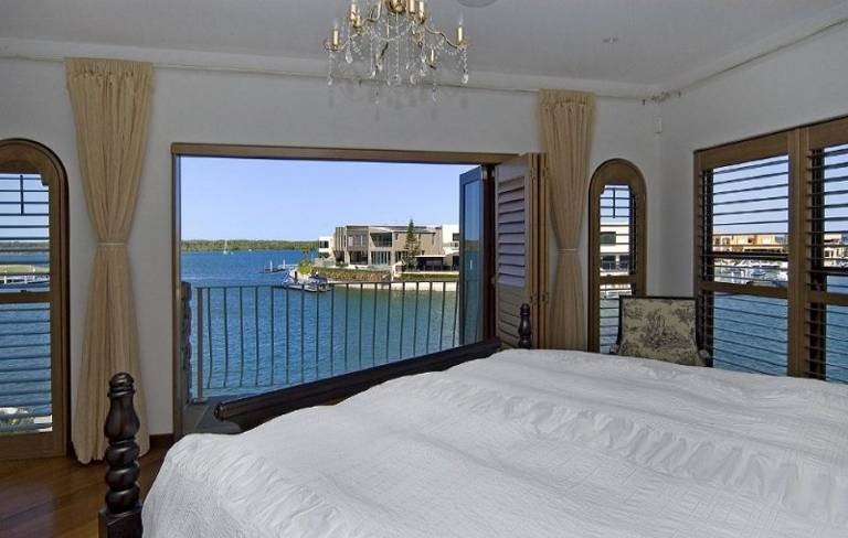 SOVEREIGN ISLANDS, QLD 4216