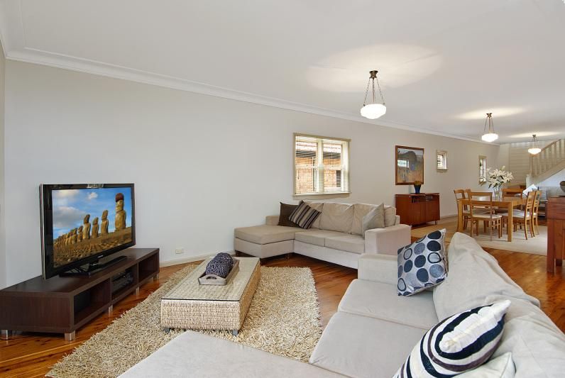 32 Tobruk Avenue, ENGADINE, NSW 2233