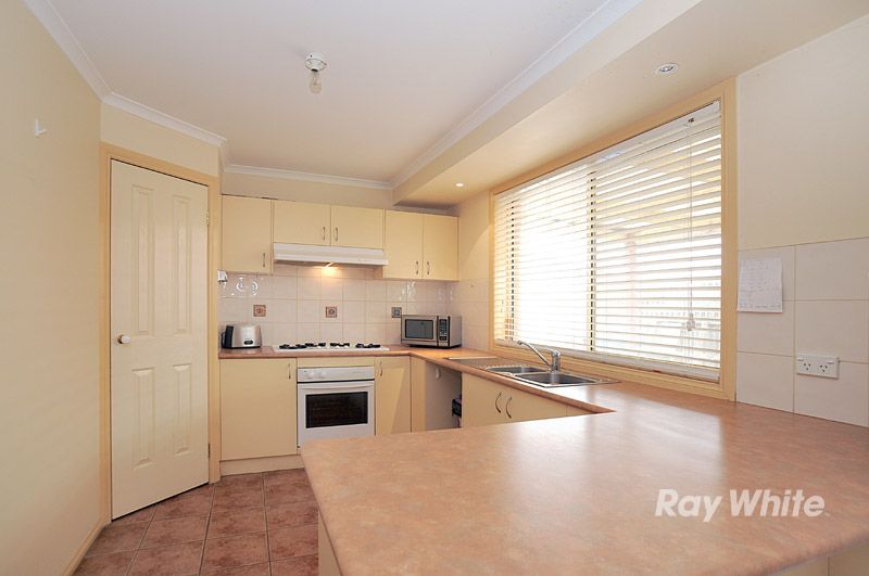 27 Genoa Way, CRANBOURNE, VIC 3977