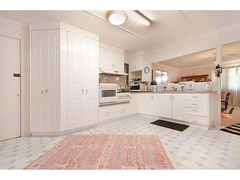 14 Bernard Street, BERSERKER, QLD 4701