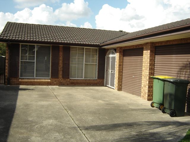 4 Macedon Street, BOSSLEY PARK, NSW 2176