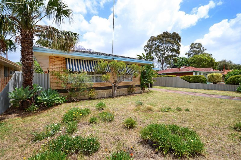 35 Tullamore Avenue, THORNLIE, WA 6108