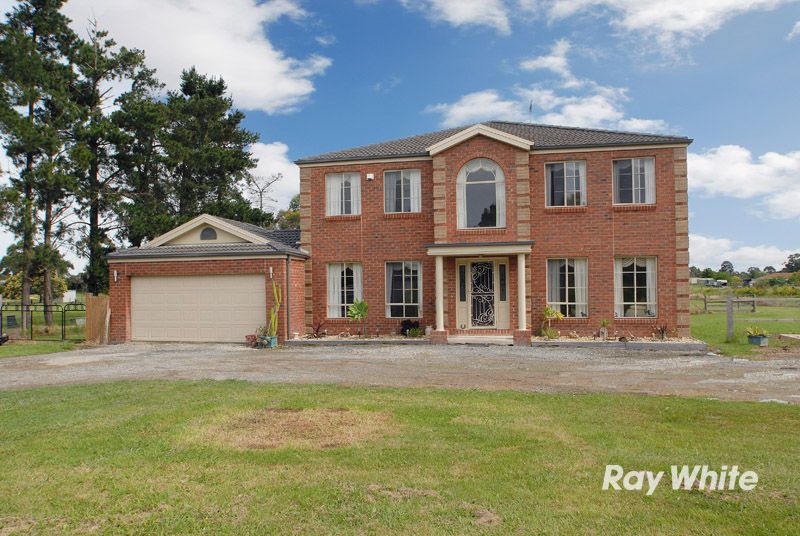 64 Browns Road, DEVON MEADOWS VIC 3977