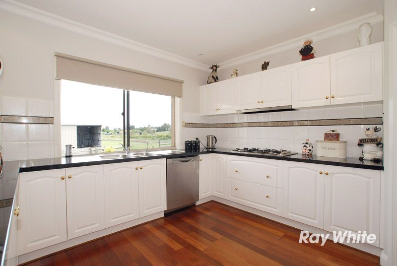 64 Browns Road, DEVON MEADOWS, VIC 3977