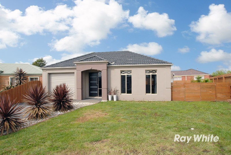 42 Bellbrae Crescent, CRANBOURNE, VIC 3977