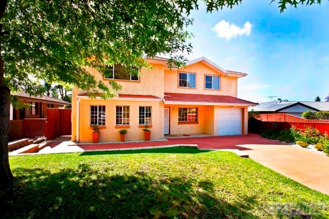 2  Coen Close, BOSSLEY PARK, NSW 2176