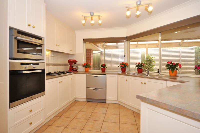 41 Forest Drive, HAPPY VALLEY, SA 5159