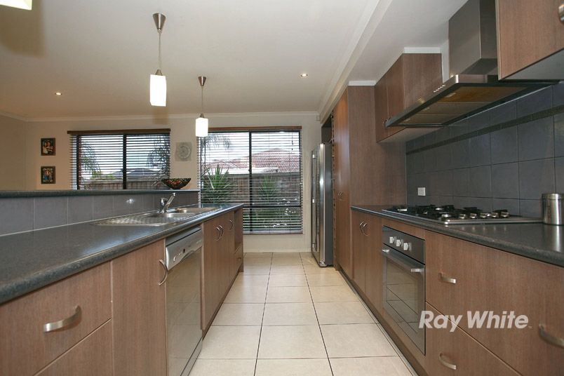 21 Saltbush Avenue, LYNDHURST, VIC 3975