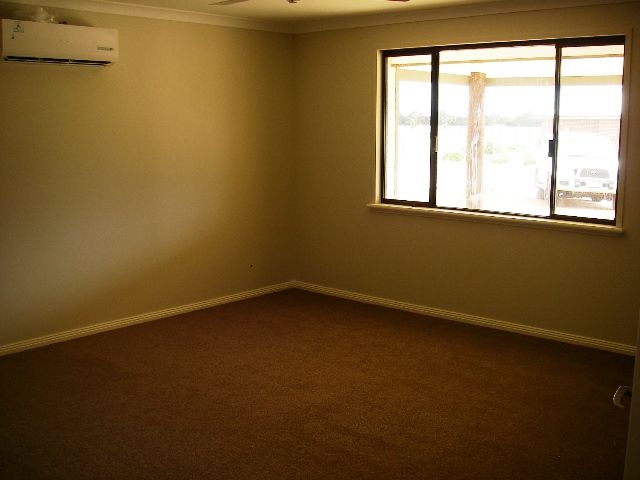 16 Cardwell Gardens, DONGARA, WA 6525