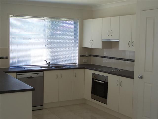 4 Dean Street, GLADSTONE CENTRAL, QLD 4680