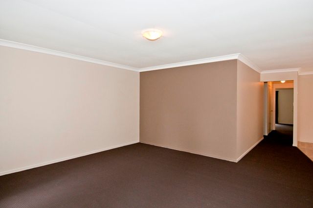 16 Jasmina Parade, WATERFORD, QLD 4133