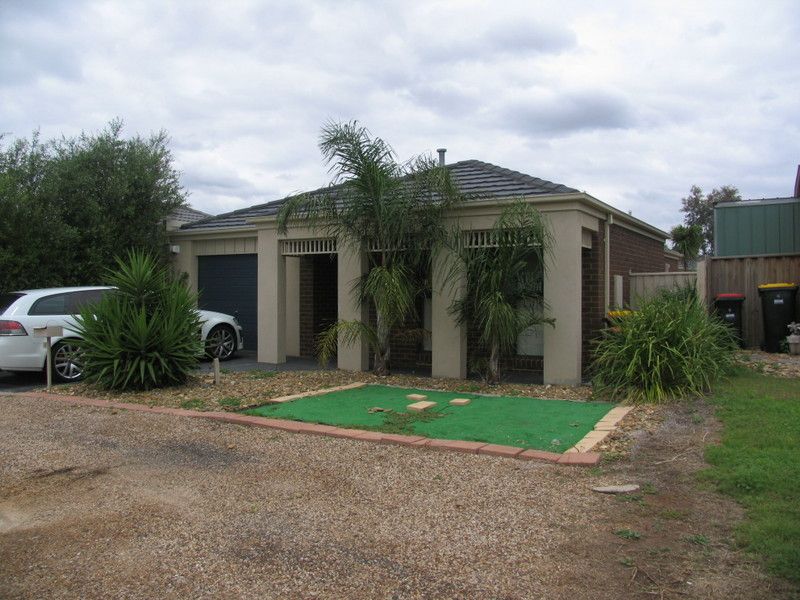 8 Tandara Circuit, MELTON WEST, VIC 3337
