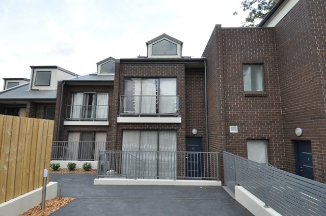  10-12 Carver Place, DUNDAS VALLEY NSW 2117