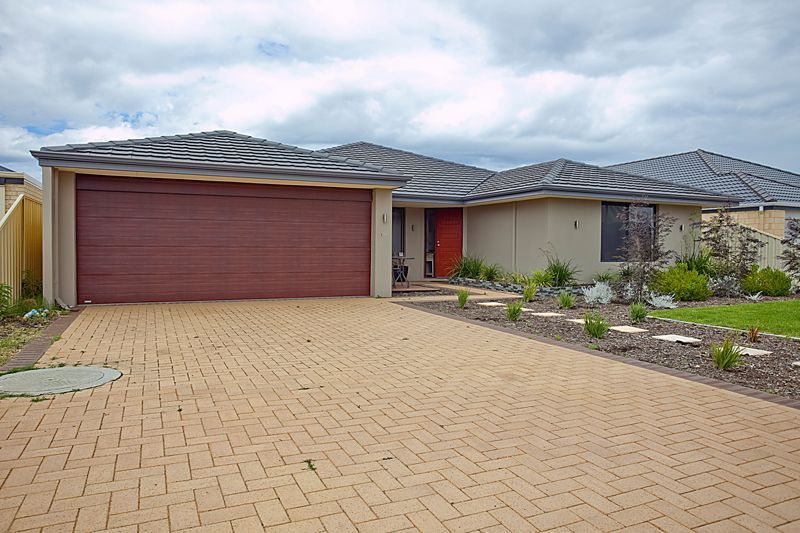 104 Sheffield Road, WATTLE GROVE, WA 6107