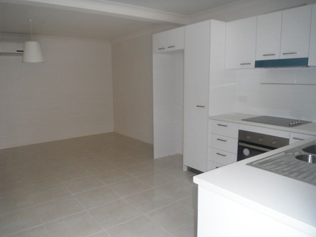 2/14 Parkham Avenue, WAVELL HEIGHTS, QLD 4012