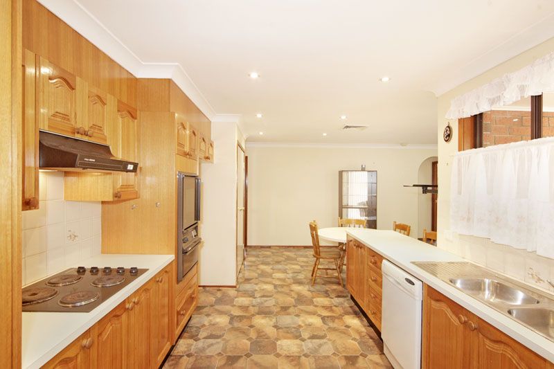 5 Casurina Close, LAKE HAVEN, NSW 2263