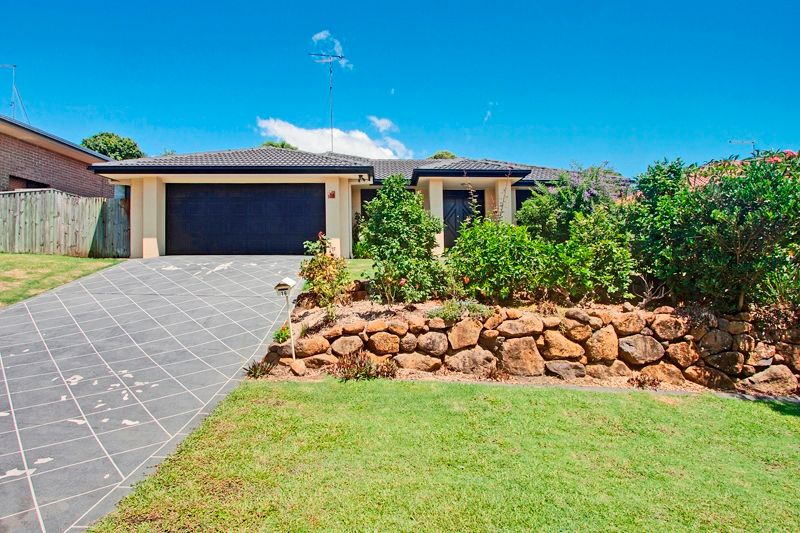 16 Grassmere Court, BANORA POINT NSW 2486